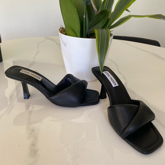 Steve Madden Black Mules Sleek Crossover Design - Picture 3 of 6